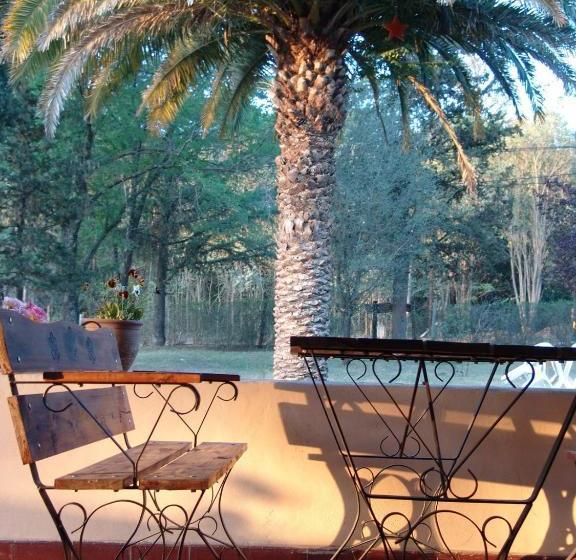 هاستل Las Acacias   Posada De Campo