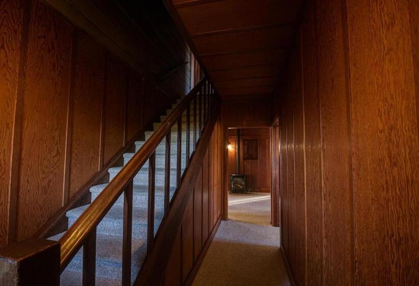 فندق صغير The Captains Quarters