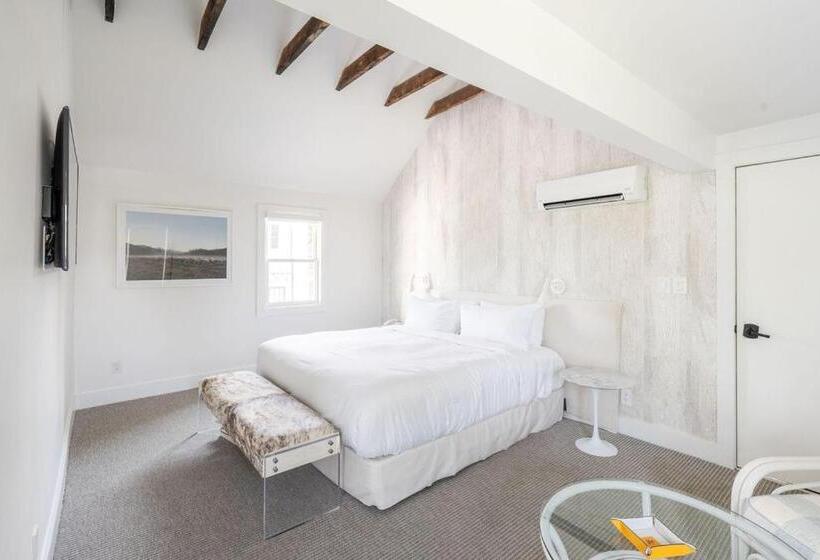 فندق صغير White Moose Inn