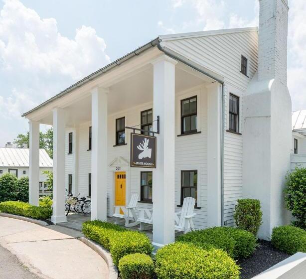فندق صغير White Moose Inn