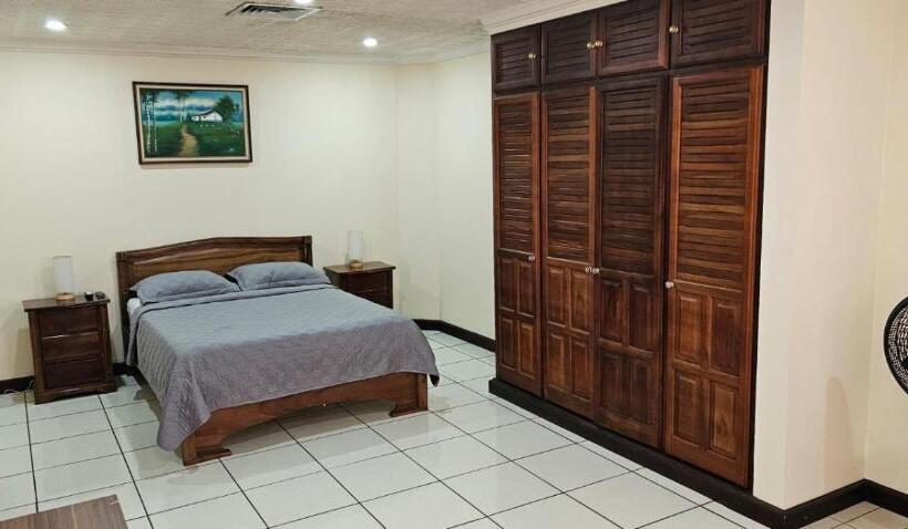 Apartotel Obelisco San José Aeropuerto