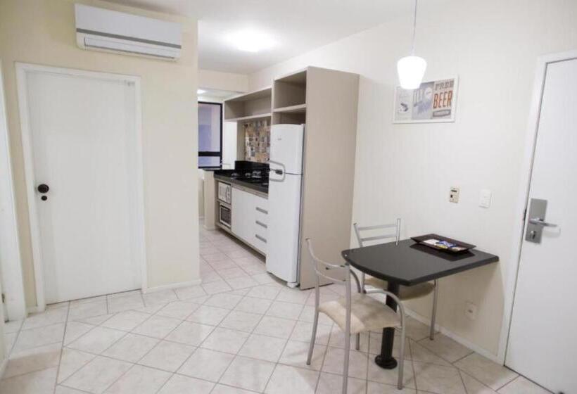 Le Village Distributed By Intercity