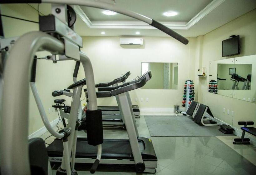 Le Village Distributed By Intercity