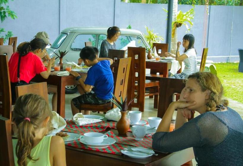 Oreeka   Katunayake Airport Transit Hotels