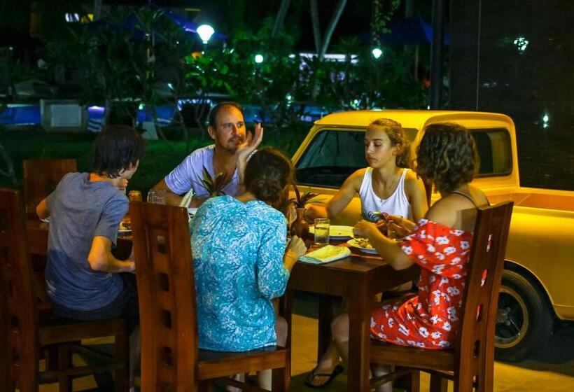 Oreeka   Katunayake Airport Transit Hotels