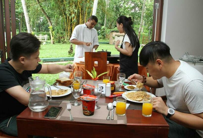 Oreeka   Katunayake Airport Transit Hotels