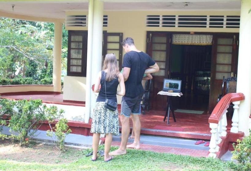 פנסיון Abberny Villa