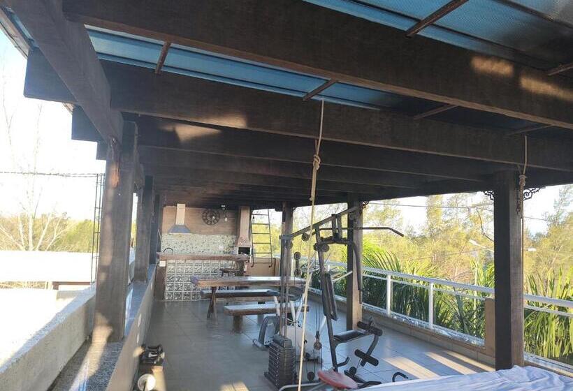 פנסיון Airport Pousada