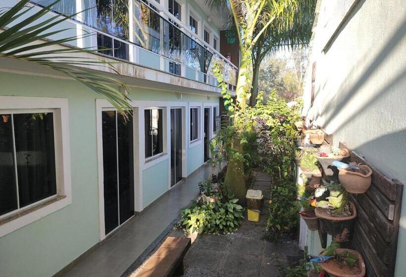 פנסיון Airport Pousada