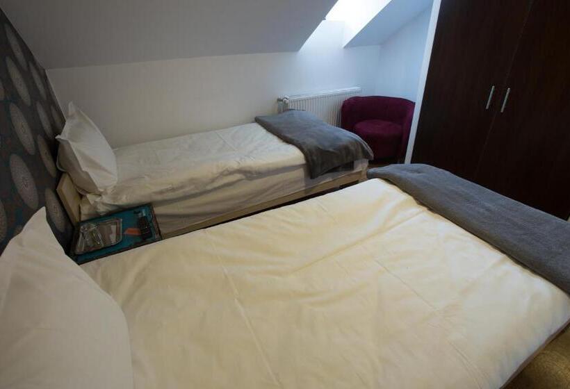 بنسيون Castelul Stirbey