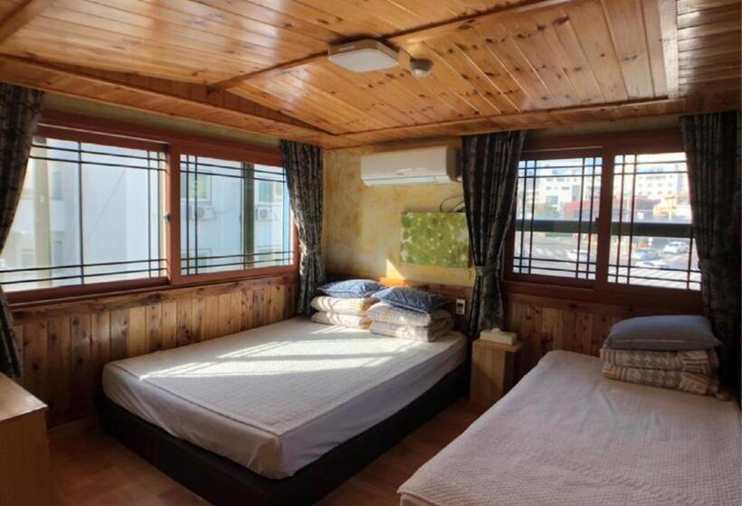 פנסיון Gudeok Guesthouse