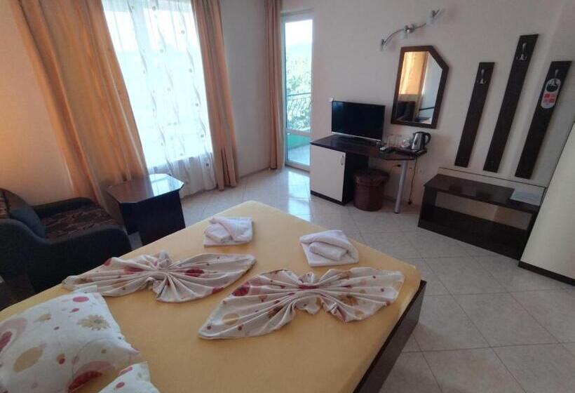 펜션 Guesthouse Kamelia