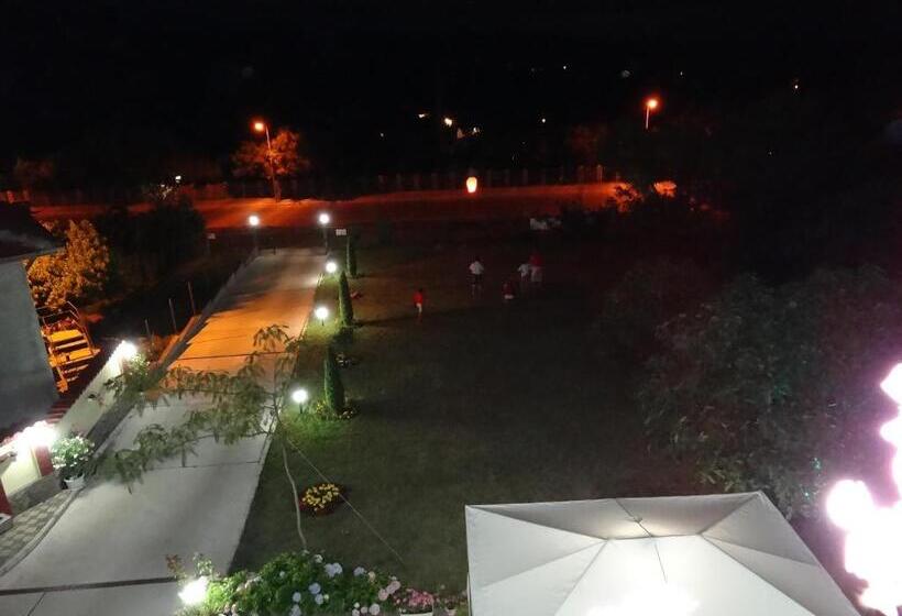 펜션 Guesthouse Kamelia