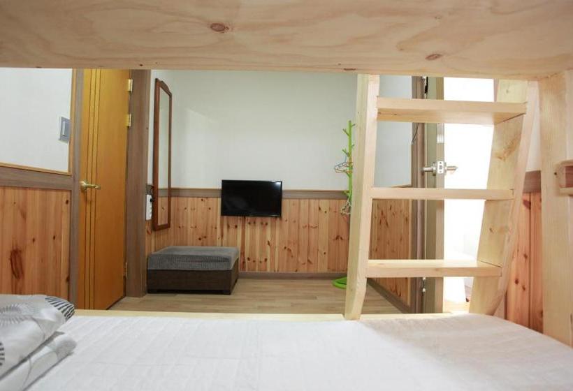 Пансион Pine Garden Guesthouse