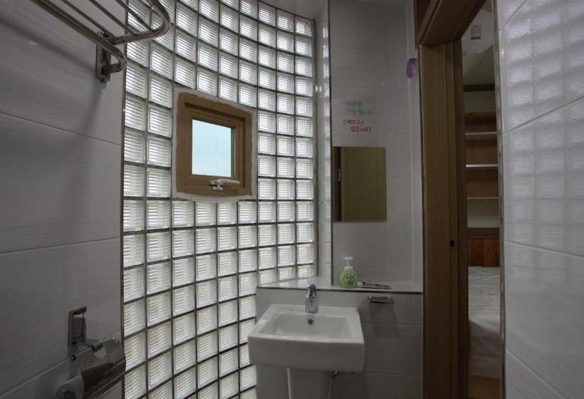 Пансион Pine Garden Guesthouse