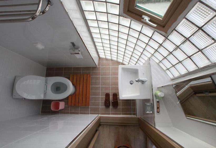 Пансион Pine Garden Guesthouse