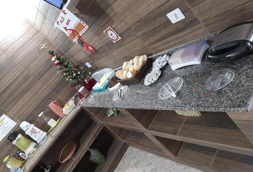 بنسيون Pousada Canoas