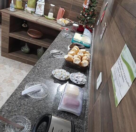 بنسيون Pousada Canoas