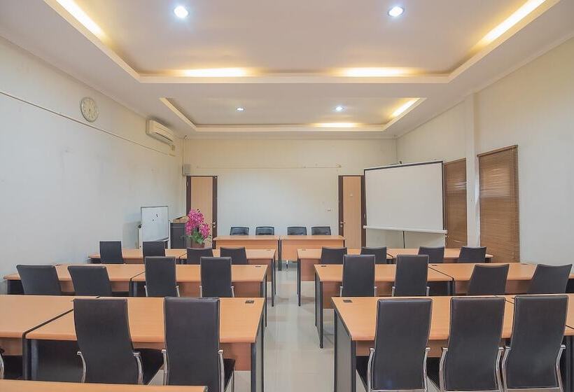 پانسیون Reddoorz Plus Syariah At Banjarbaru 2