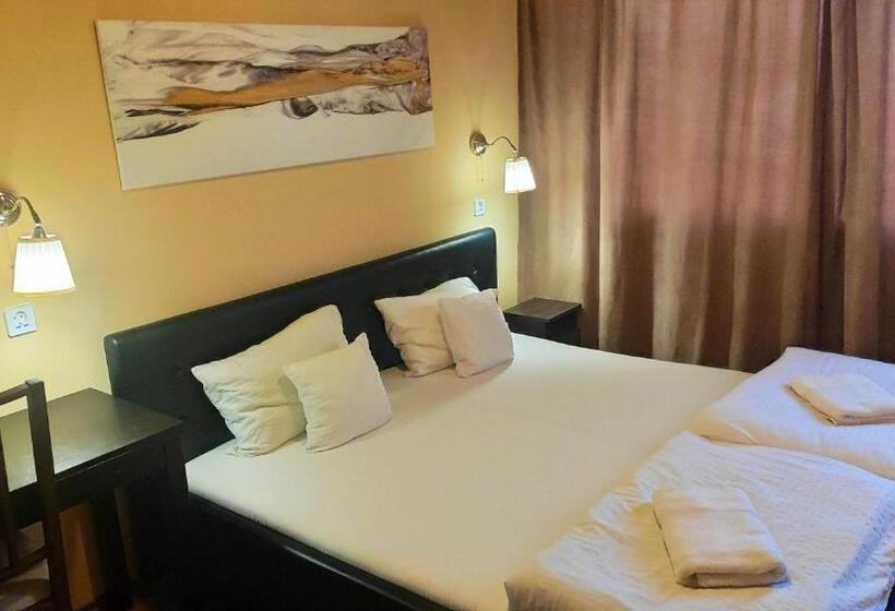 ペンション Silver Park Vendégház