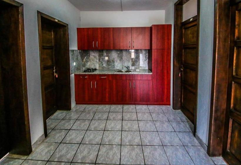 پانسیون Villa Megdani