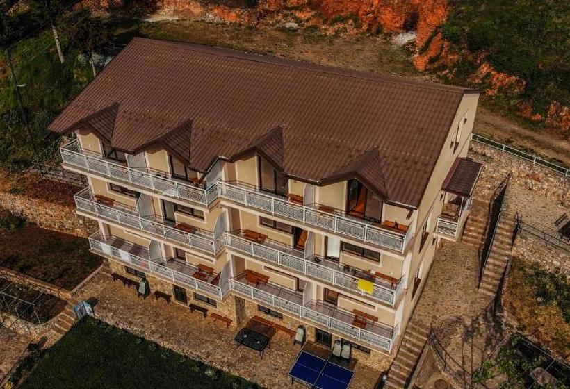 پانسیون Villa Megdani