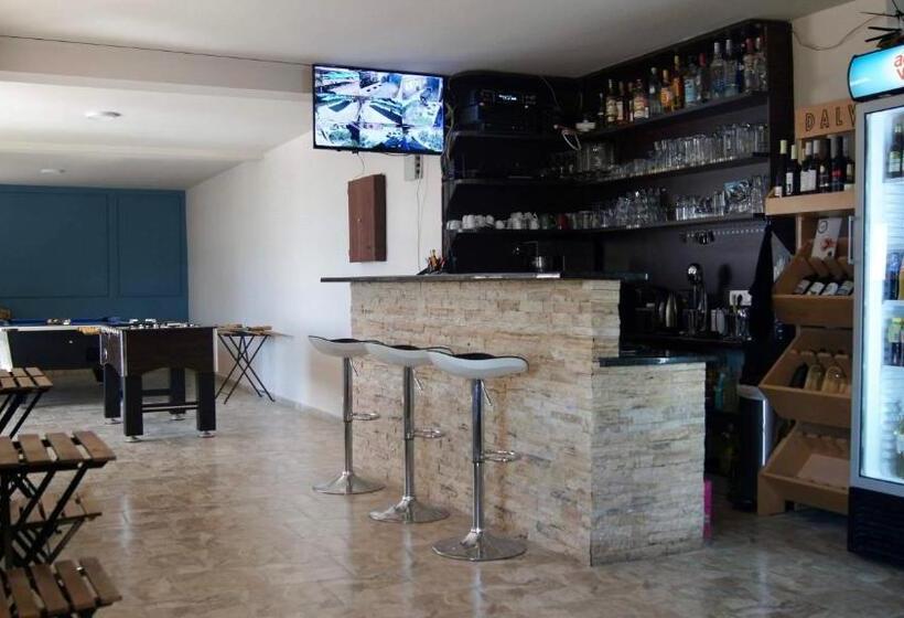 پانسیون Villa Megdani