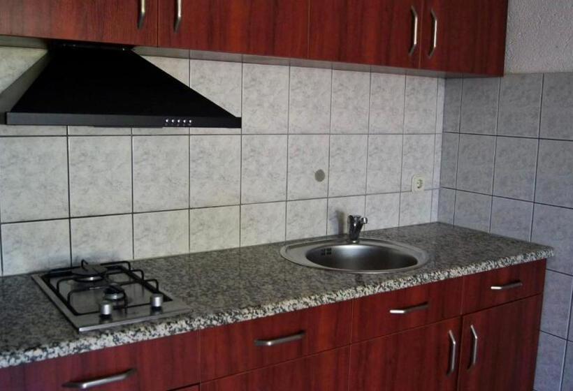 پانسیون Villa Megdani