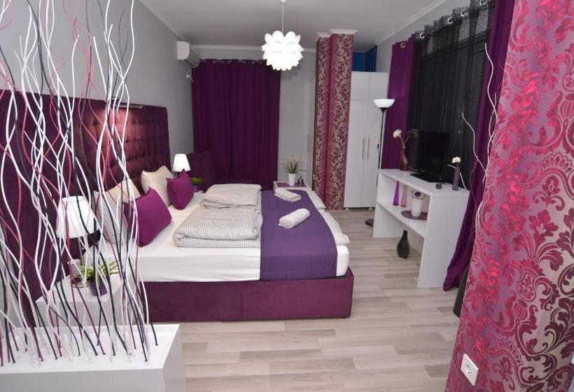 پانسیون Villa Radica