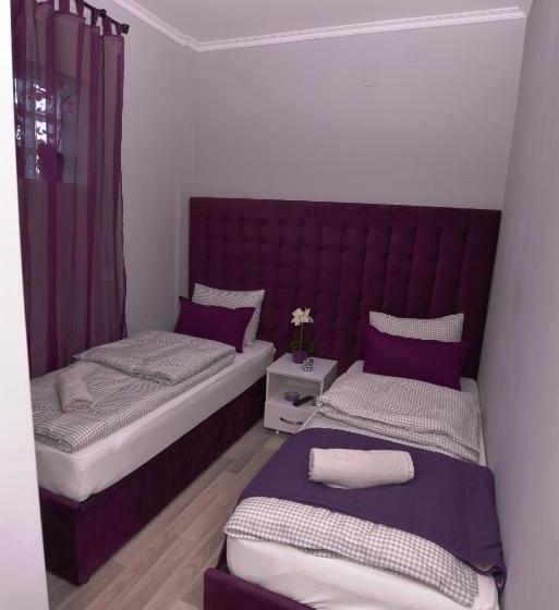 پانسیون Villa Radica