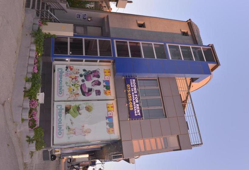 پانسیون Villa Radica