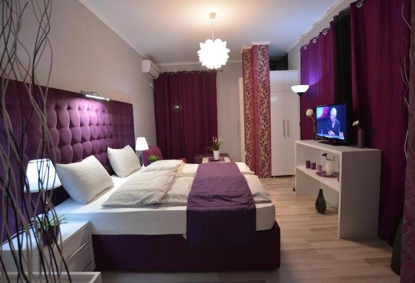 پانسیون Villa Radica