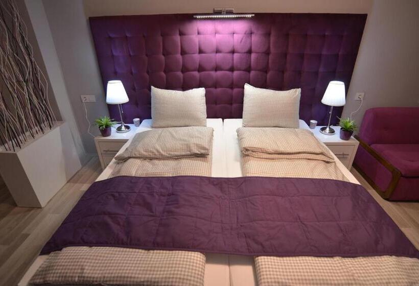 پانسیون Villa Radica