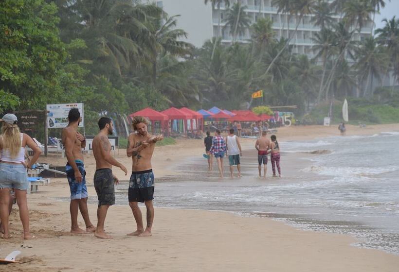 بنسيون Villa Serenity   Jayavikumgama