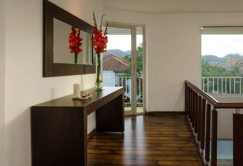 San Blas Hotel & Suites Ecuador