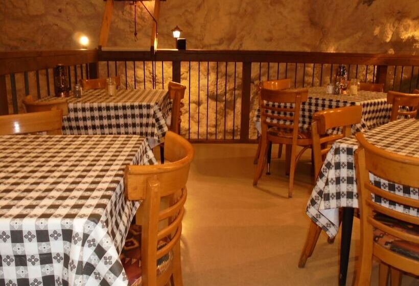 فندق صغير Grand Canyon Caverns Inn