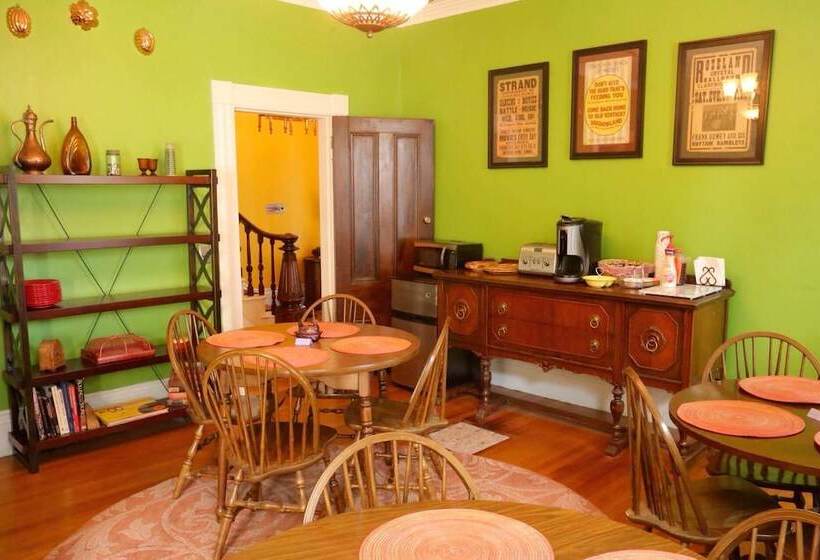 Общежитие Stepping Stone Inn