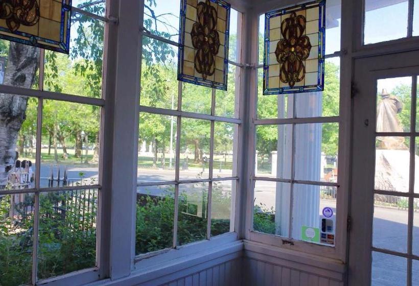 Общежитие Stepping Stone Inn