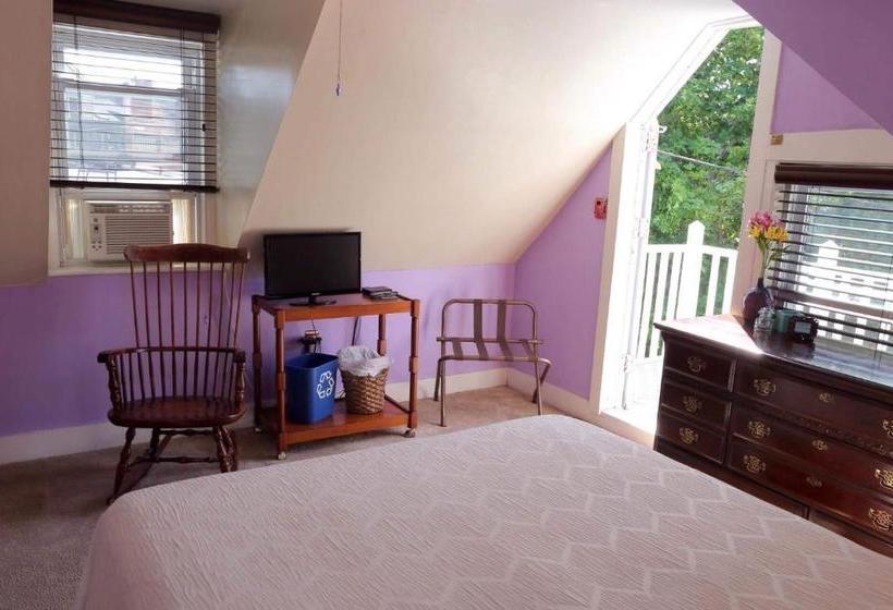 Общежитие Stepping Stone Inn
