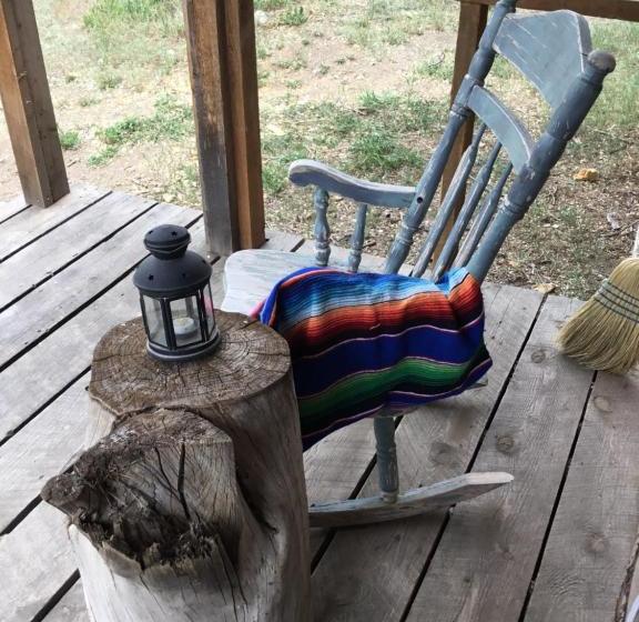 فندق Taos Goji Farm & Eco Lodge Retreat