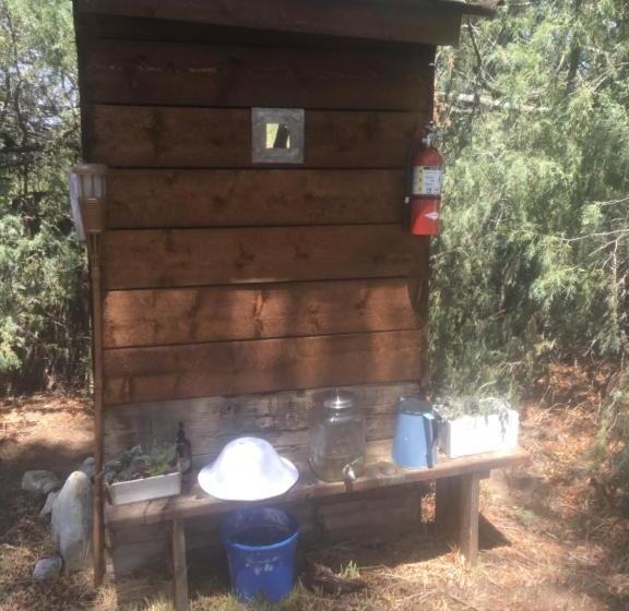 فندق Taos Goji Farm & Eco Lodge Retreat