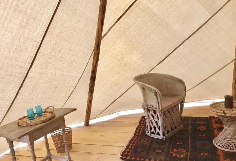 فندق Taos Goji Farm & Eco Lodge Retreat