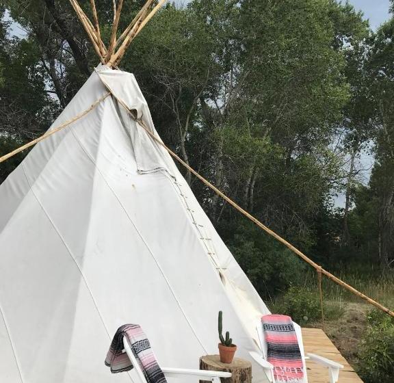 فندق Taos Goji Farm & Eco Lodge Retreat