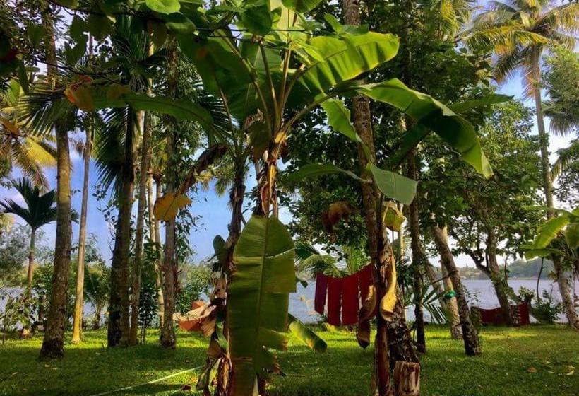 بنسيون Ashtamudi Villa