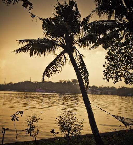 膳宿费 Ashtamudi Villa