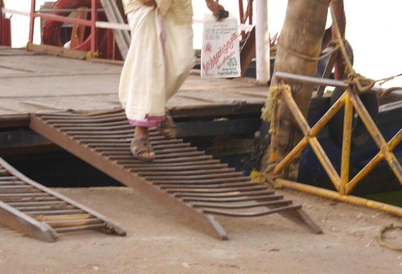 Пансион Ashtamudi Villa