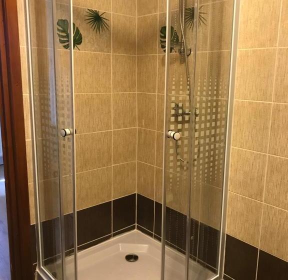 بنسيون Casa Genesini