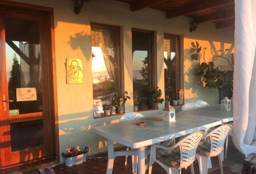 بنسيون Casa Genesini