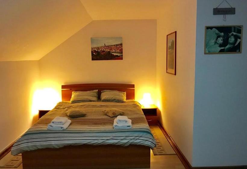 بنسيون Casa Genesini