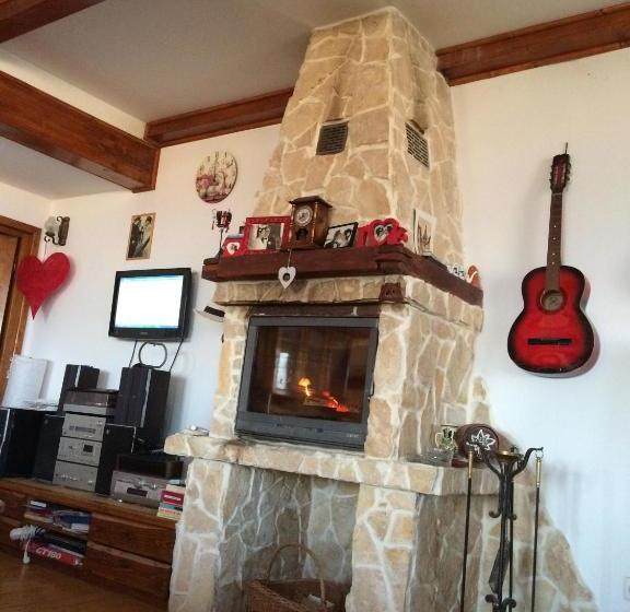 بنسيون Casa Genesini